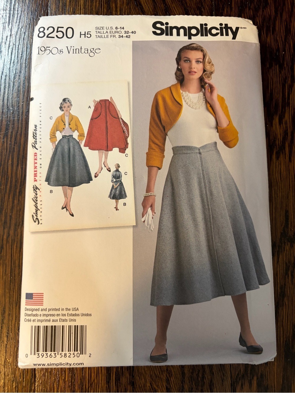 Simplicity 8250 modern reprint of 1950s sewing pattern women’s 6-14